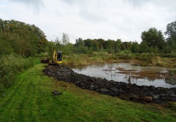 Uitdiepen verlandingszone petgat, Midwolde - Foto 1